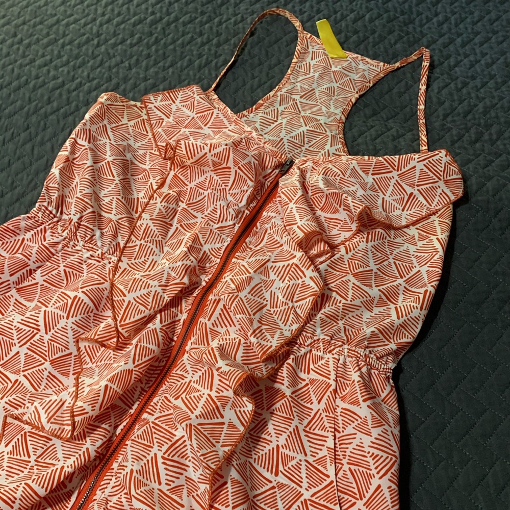 BeeStitched Racerback Dress with pockets - Picture 3 of 5